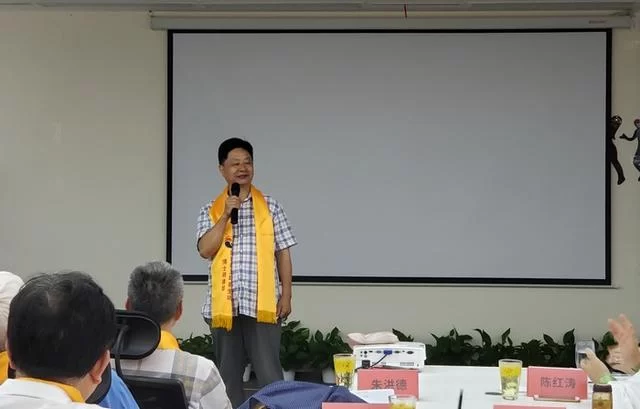 顺应自然,养生防病——陈红涛中华彭祖五环养生功将军博研四班在蓉开班(图5) 顺应自然,养生防病——陈红涛中华彭祖五环养生功将军博研四班在蓉开班(图5)