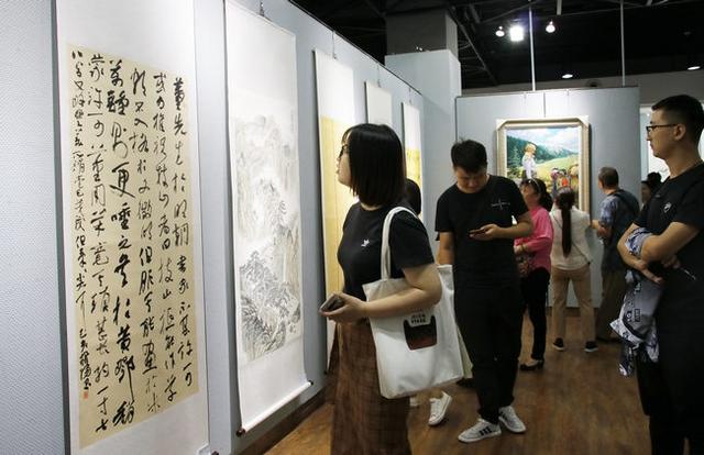 ＂翰墨丹青写中华＂碑林区庆祝新中国成立70周年书画展举办(图2)