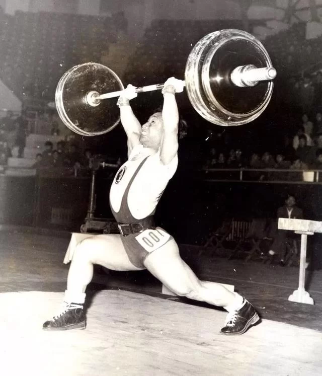 “十破世界纪录”的东莞骄子陈镜开(图8) “十破世界纪录”的东莞骄子陈镜开(图8)