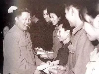 “十破世界纪录”的东莞骄子陈镜开(图10) “十破世界纪录”的东莞骄子陈镜开(图10)