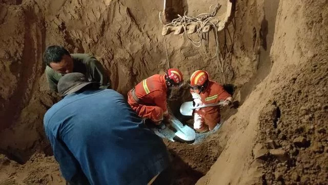 21小时生死大营救 9.24神木消防深井坍塌事故救援行动(图14)