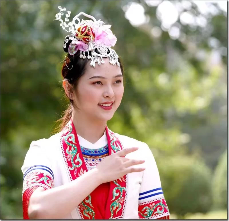 国庆庆典“壮美广西”彩车尽展壮乡风采(图5) 国庆庆典“壮美广西”彩车尽展壮乡风采(图5)