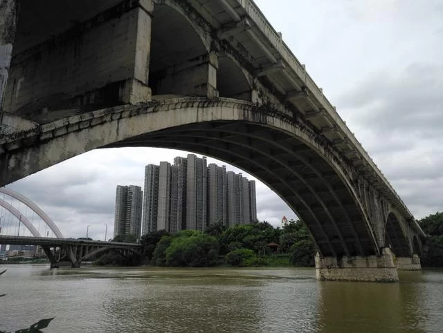 一座受到过《人民日报》称赞的东莞大桥(图3) 一座受到过《人民日报》称赞的东莞大桥(图3)