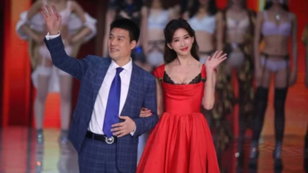 不一样的创业,从保安到“都市丽人”创始人(图3) 不一样的创业,从保安到“都市丽人”创始人(图3)