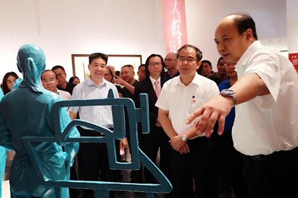“人民叙事——庆祝新中国成立70周年东莞美术创作工程作品展”举行