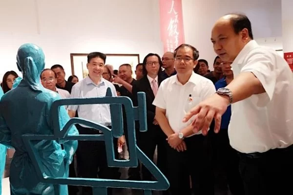 “人民叙事——庆祝新中国成立70周年东莞美术创作工程作品展”举行