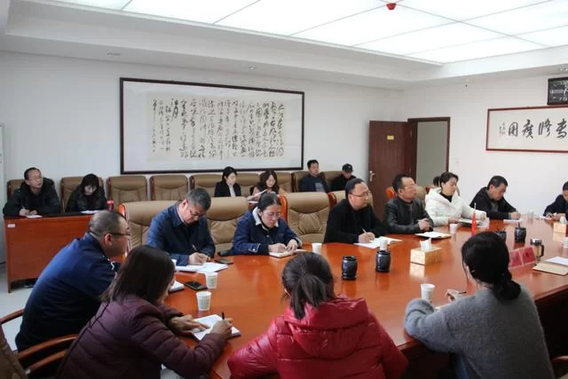不忘初心，继续前进——榆林职院召开民主党派、无党派人士主题教育座谈会(图1)