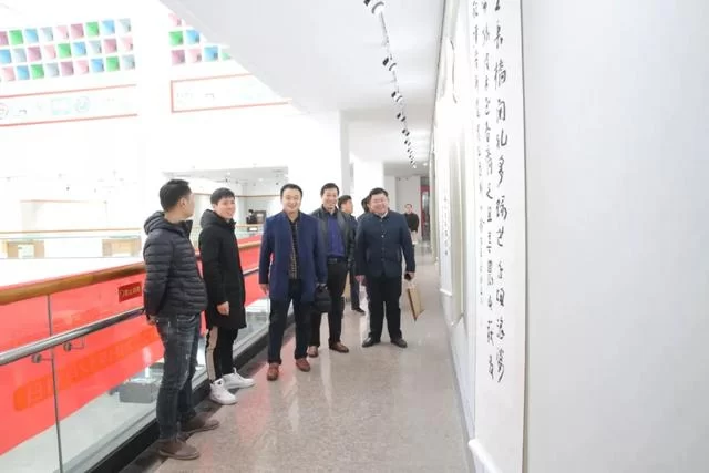 “古彭形胜.岳继承书法作品展”在徐州市图书馆开幕(图22) “古彭形胜.岳继承书法作品展”在徐州市图书馆开幕(图22)