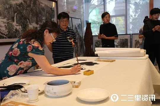 榆林可赏莲,何须下江南!阳光紫郡荷花节暨名家国画展盛大启幕(图4) 榆林可赏莲,何须下江南!阳光紫郡荷花节暨名家国画展盛大启幕(图4)