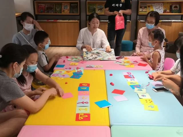 景山美书房开业,京城再添一处“打卡”书店(图2) 景山美书房开业,京城再添一处“打卡”书店(图2)