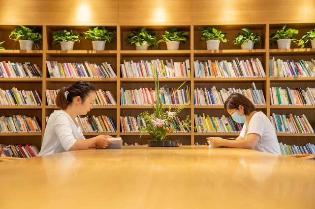 景山美书房开业,京城再添一处“打卡”书店(图3) 景山美书房开业,京城再添一处“打卡”书店(图3)