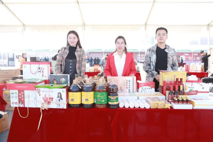 2020“榆你相链·云上购物”榆林消费促进季启动(图5) 2020“榆你相链·云上购物”榆林消费促进季启动(图5)