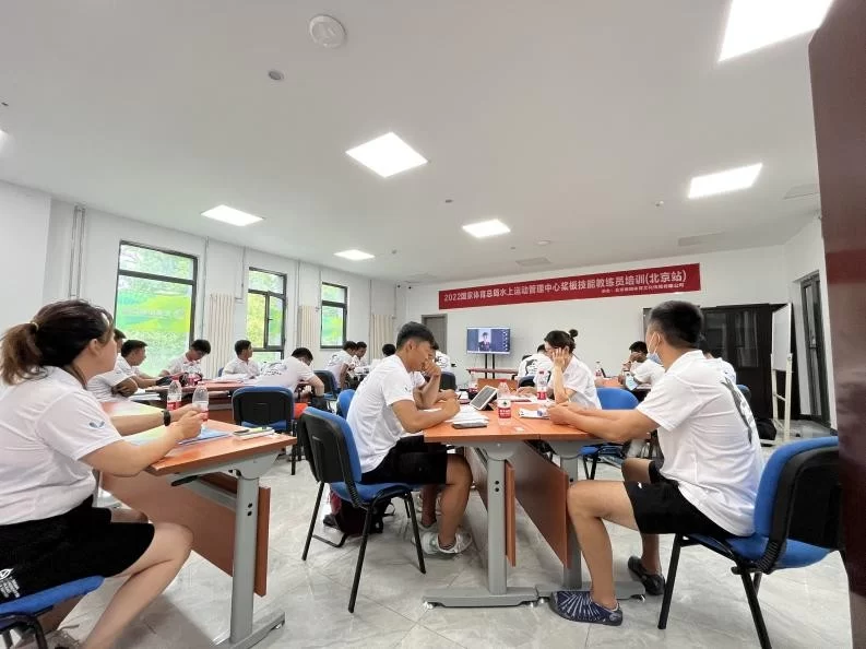 2022桨板国家级教练员培训班(北京站)于龙潭中湖公园圆满结束(图5) 2022桨板国家级教练员培训班(北京站)于龙潭中湖公园圆满结束(图5)