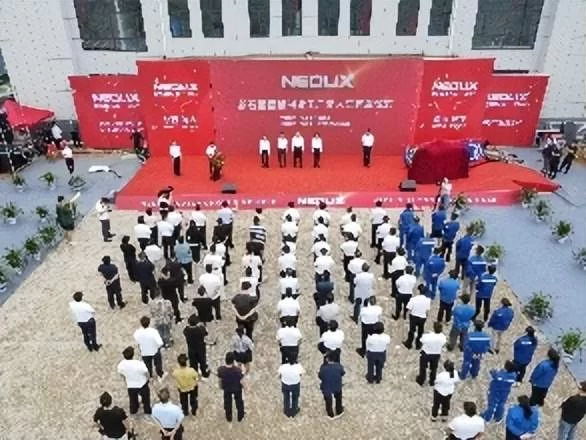 新石器神木智能制造工厂无人车首发仪式举行(图1) 新石器神木智能制造工厂无人车首发仪式举行(图1)