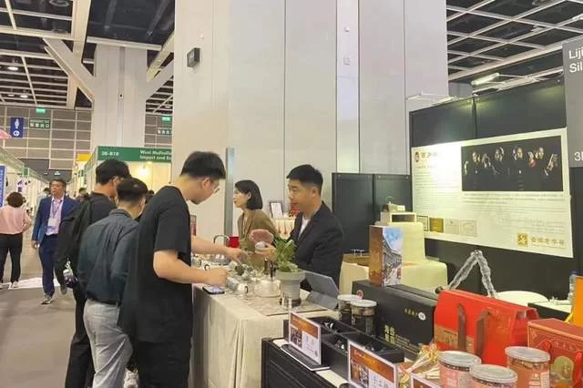 源于丽江,献给世界 | 百岁坊品牌应邀参加香港礼品及赠品展(图3) 源于丽江,献给世界 | 百岁坊品牌应邀参加香港礼品及赠品展(图3)