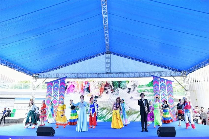 宝安区第四届拉面技能大赛暨民族文化节成功举办(图2) 千丝拉面中国心 共系民族团结情——宝安区第四届拉面技能大赛暨民族文化节成功举办(图2)