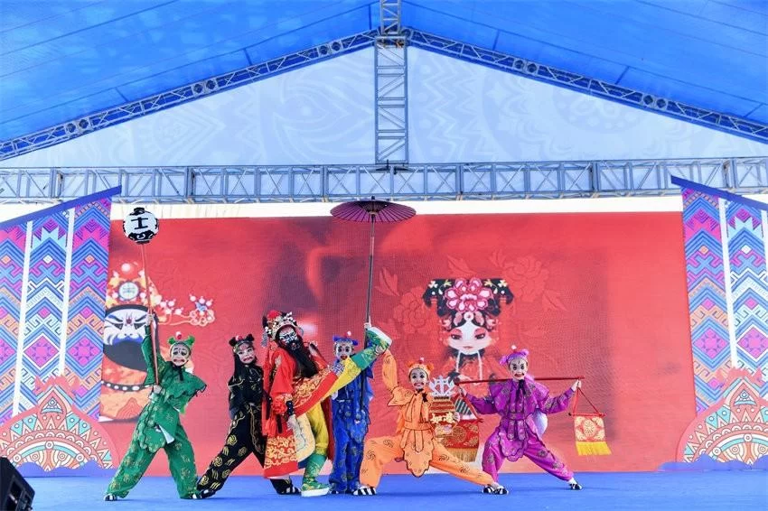 宝安区第四届拉面技能大赛暨民族文化节成功举办(图4) 千丝拉面中国心 共系民族团结情——宝安区第四届拉面技能大赛暨民族文化节成功举办(图4)