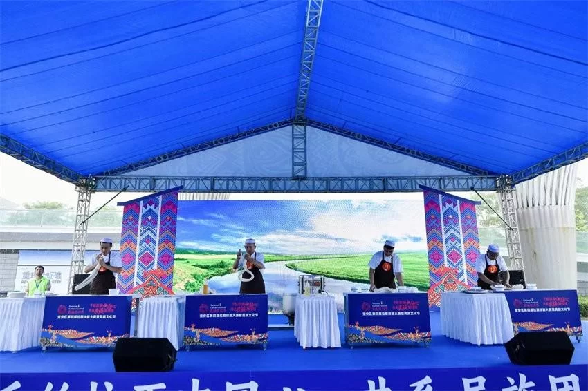宝安区第四届拉面技能大赛暨民族文化节成功举办(图12) 千丝拉面中国心 共系民族团结情——宝安区第四届拉面技能大赛暨民族文化节成功举办(图12)