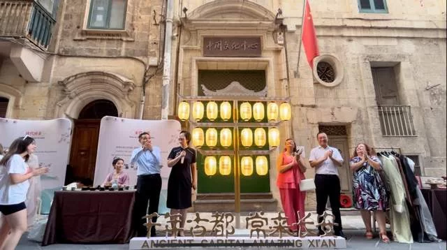 展现千年古都文化自信 西安扩大国际交流朋友圈(图2) 展现千年古都文化自信 西安扩大国际交流朋友圈(图2)