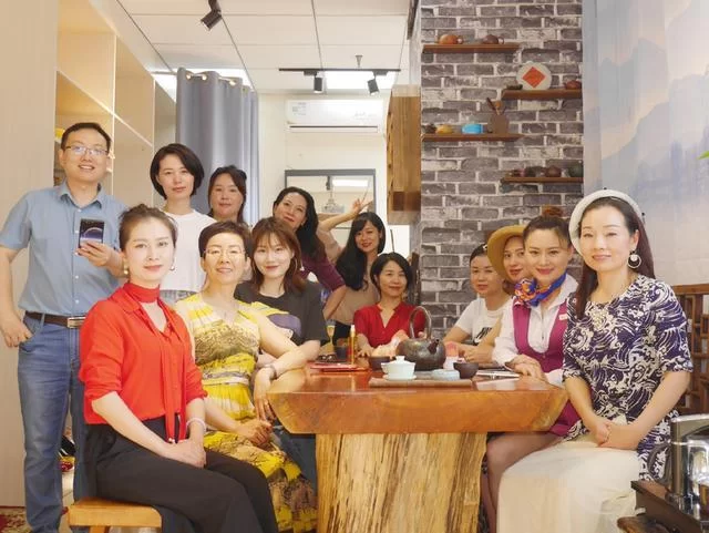 冉晓檬:成都时尚界"美丽低成本"的倡导者和引领者(图5) 冉晓檬:成都时尚界"美丽低成本"的倡导者和引领者(图5)