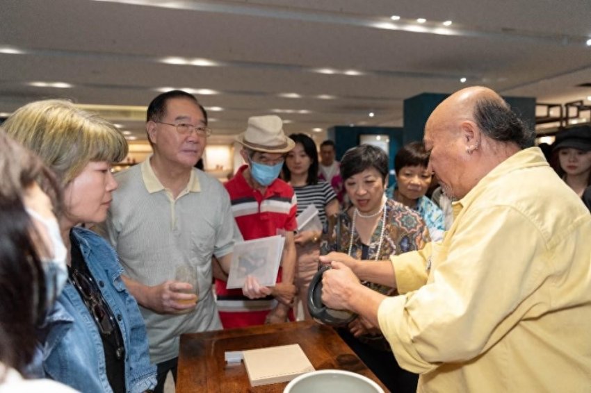 中艺画廊 | 云南建水陶艺及水墨人物展(图2)