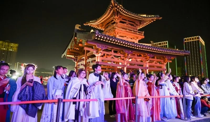 国家文化和旅游消费示范(试点)城市现场交流活动在成都举办(图2) 国家文化和旅游消费示范(试点)城市现场交流活动在成都举办(图2)