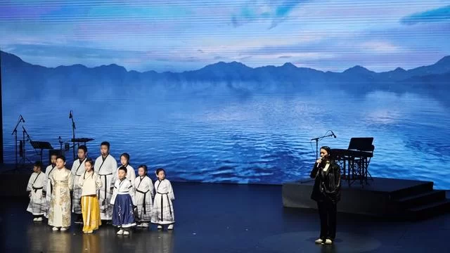 新国乐赓精彩,“中华腔调”中华世纪坛新春音乐会圆满落幕(图6) 新国乐赓精彩,“中华腔调”中华世纪坛新春音乐会圆满落幕(图6)