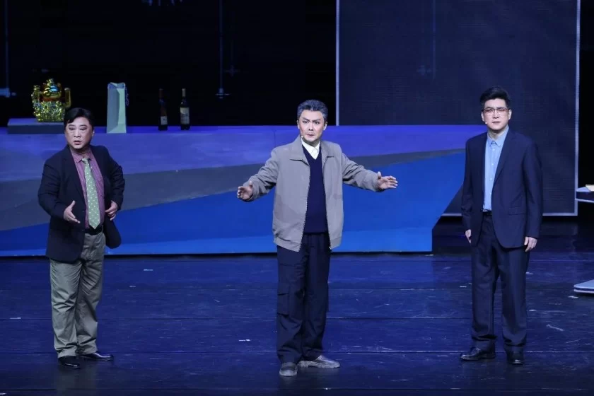 震撼视听 直抵人心——京剧《东方大港》亮相第十届中国京剧艺术节受好评(图4) 震撼视听 直抵人心——京剧《东方大港》亮相第十届中国京剧艺术节受好评(图4)