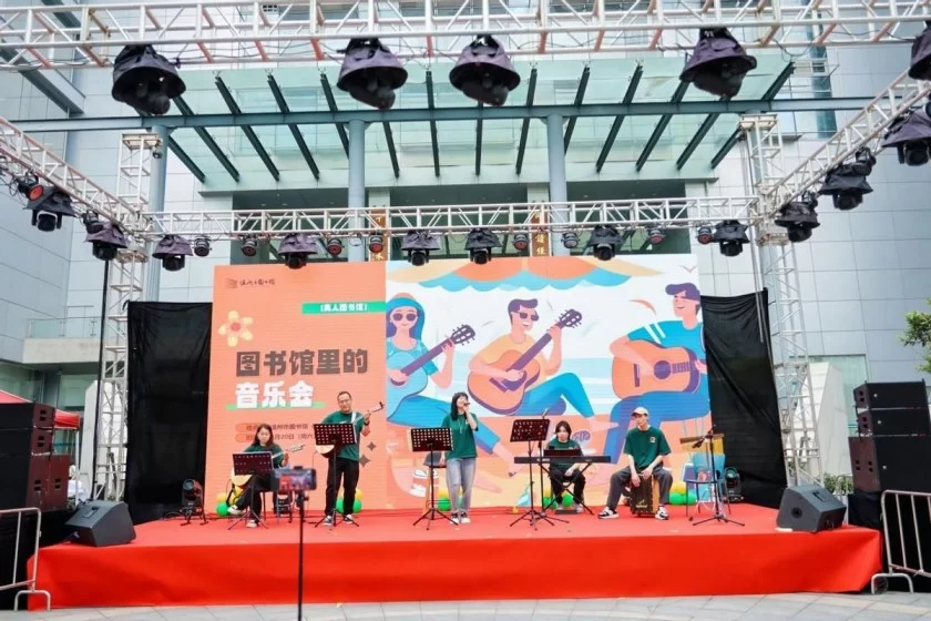 “与书共青春”风华潮流集市:以潮流“小集市”汇聚阅读“大能量”(图5) “与书共青春”风华潮流集市:以潮流“小集市”汇聚阅读“大能量”(图5)