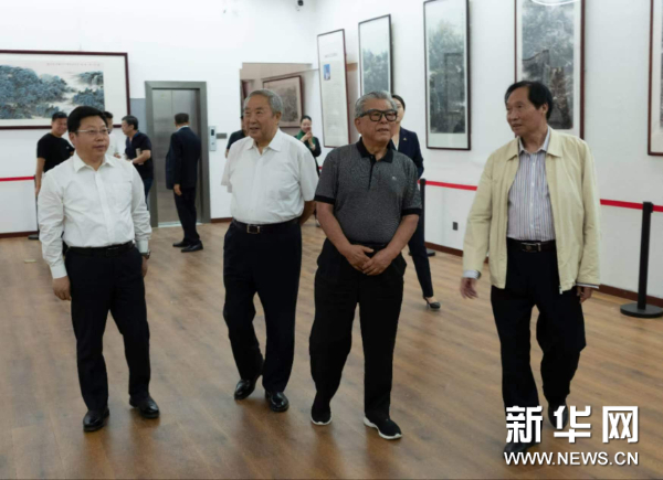 杨留义文化园开园捐赠暨城市山水画作品展在河南大兴举行(图6)