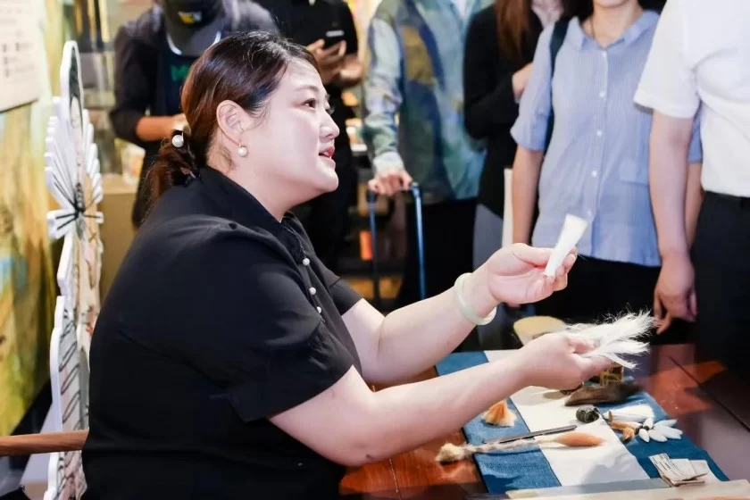 与AI机器人智能对话 体验非遗版“清明上河图”(图8) 与AI机器人智能对话 体验非遗版“清明上河图”(图8)