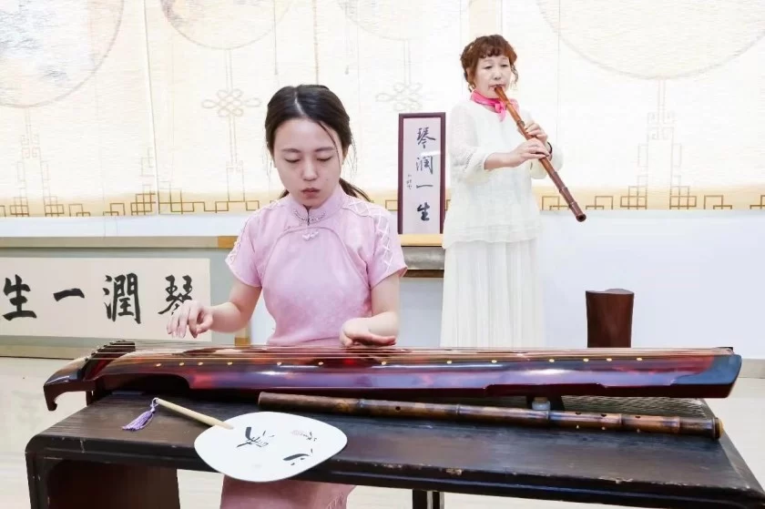 与AI机器人智能对话 体验非遗版“清明上河图”(图12) 与AI机器人智能对话 体验非遗版“清明上河图”(图12)