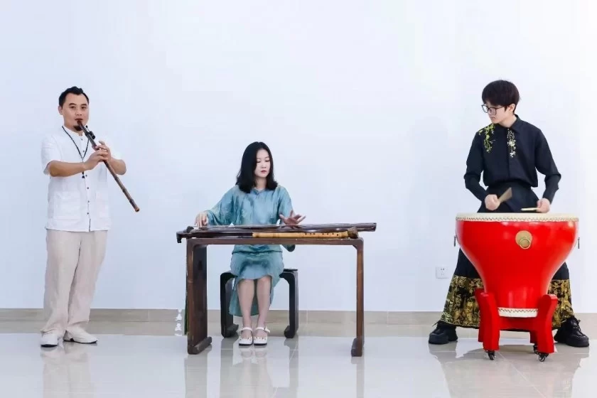 与AI机器人智能对话 体验非遗版“清明上河图”(图13) 与AI机器人智能对话 体验非遗版“清明上河图”(图13)