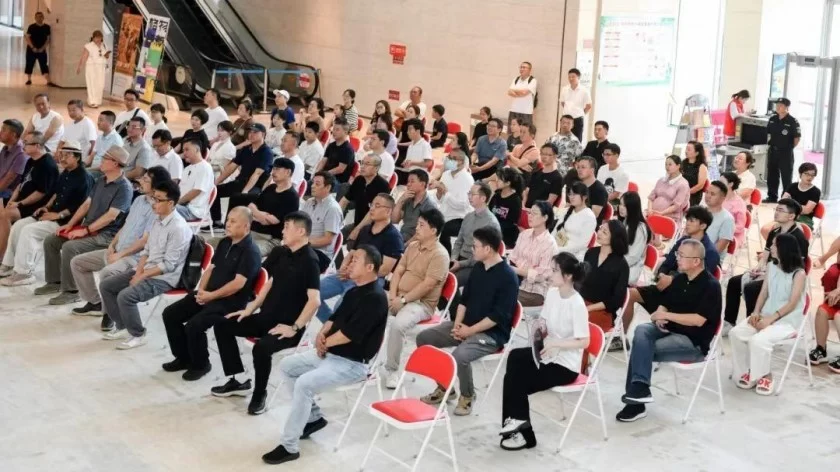 “寻言观象——中国材料表现绘画写生与转化研究展”在遵义美术馆开幕(图9) “寻言观象——中国材料表现绘画写生与转化研究展”在遵义美术馆开幕(图9)