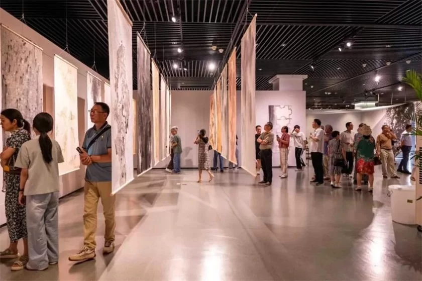 纸上 Sur Papier——姜竹青&弗朗辛·穆里双人展在芜湖市博物馆盛大开幕(图10) 纸上 Sur Papier——姜竹青&弗朗辛·穆里双人展在芜湖市博物馆盛大开幕(图10)