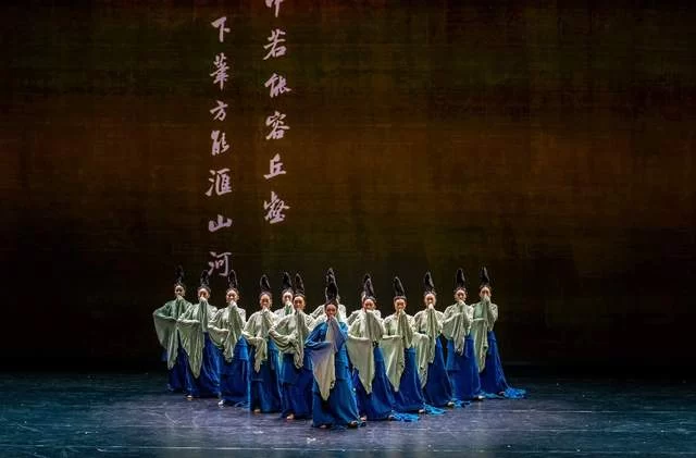 文化和旅游部老干部庆祝中华人民共和国成立75周年经典剧目文艺演出成功举办(图6) 文化和旅游部老干部庆祝中华人民共和国成立75周年经典剧目文艺演出成功举办(图6)