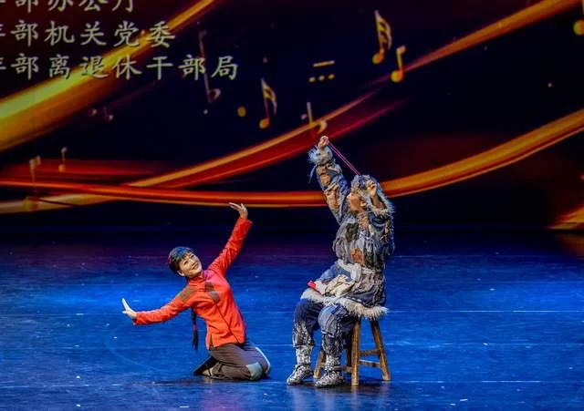 文化和旅游部老干部庆祝中华人民共和国成立75周年经典剧目文艺演出成功举办(图4) 文化和旅游部老干部庆祝中华人民共和国成立75周年经典剧目文艺演出成功举办(图4)