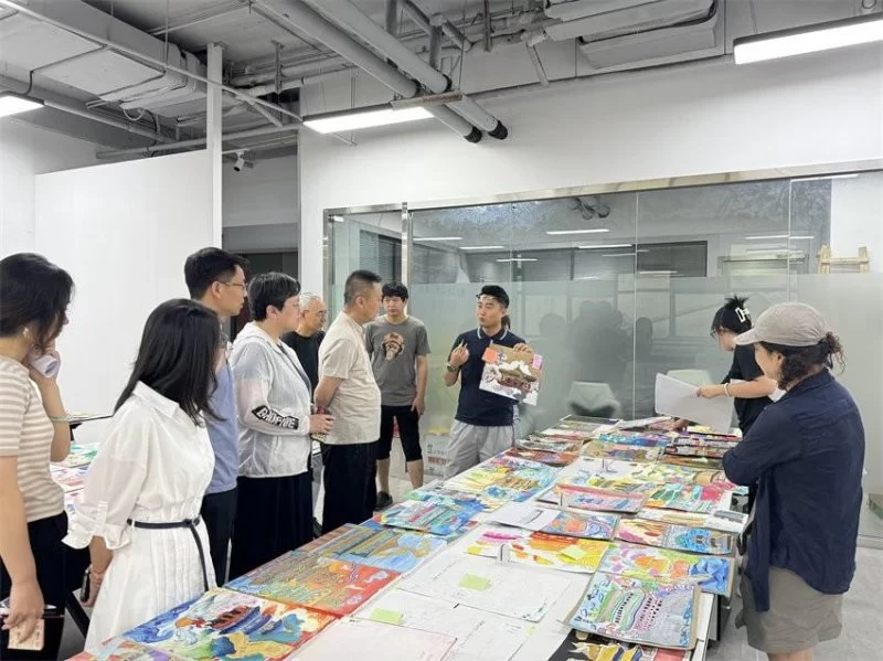 2024北京中轴线文创大赛绘画赛道综合复审圆满完成(图3) 2024北京中轴线文创大赛绘画赛道综合复审圆满完成(图3)