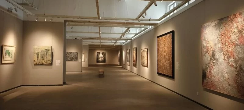 寻言观象——中国材料表现绘画写生与转化研究展在武汉科技大学沁湖美术馆开幕(图9) 寻言观象——中国材料表现绘画写生与转化研究展在武汉科技大学沁湖美术馆开幕(图9)