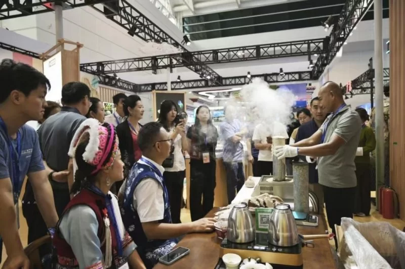 “有一种叫云南的生活”展区璀璨亮相2024中国文化旅游产业博览会(图14) “有一种叫云南的生活”展区璀璨亮相2024中国文化旅游产业博览会(图14)