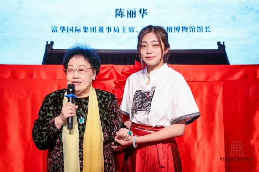 北京中轴线桥梁展开幕,中国紫檀博物馆天安门城楼模型正式亮相(图8) 北京中轴线桥梁展开幕,中国紫檀博物馆天安门城楼模型正式亮相(图8)