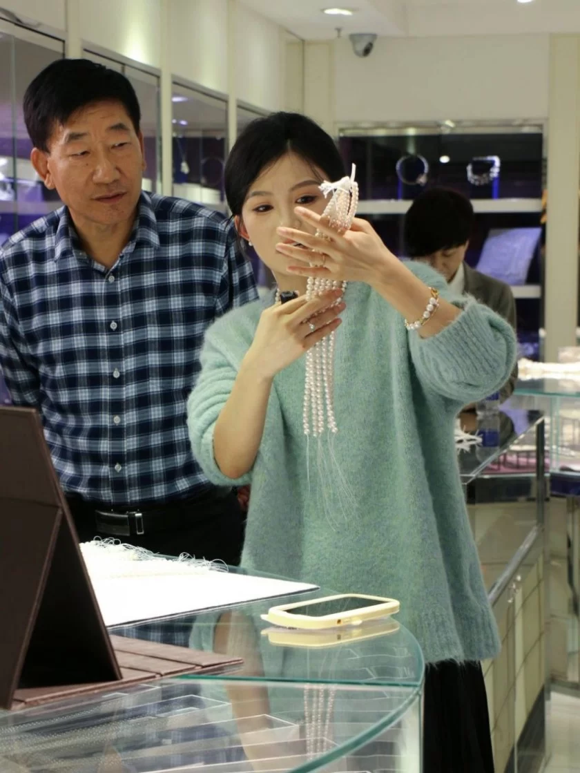 蜜蜂心愿社携手红桥国际珍珠文化节,共绘直播新篇章(图7) 蜜蜂心愿社携手红桥国际珍珠文化节,共绘直播新篇章(图7)