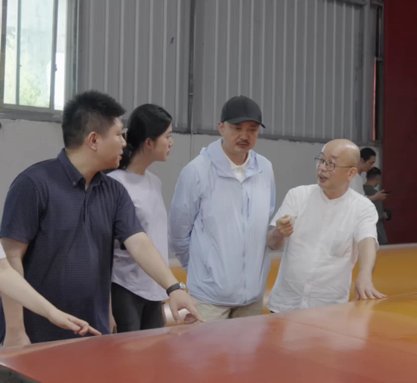 新人旧艺,如胶似漆——巨型漆画《永恒中轴》用时代语言盘活传统技艺(图4) 新人旧艺,如胶似漆——巨型漆画《永恒中轴》用时代语言盘活传统技艺(图4)