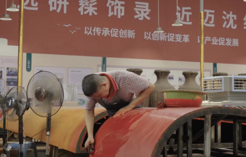 新人旧艺,如胶似漆——巨型漆画《永恒中轴》用时代语言盘活传统技艺(图6) 新人旧艺,如胶似漆——巨型漆画《永恒中轴》用时代语言盘活传统技艺(图6)