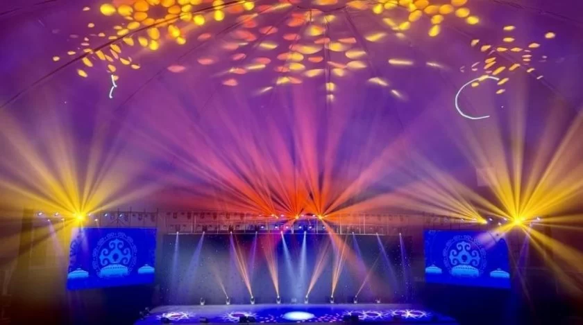 塑文旅地标焕产业生态,大型体验式民族歌舞秀《额济纳》圆满收官(图3) 塑文旅地标焕产业生态,大型体验式民族歌舞秀《额济纳》圆满收官(图3)