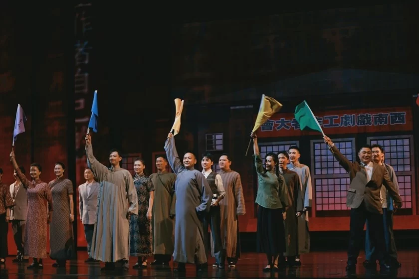 文献史诗话剧《守护》再现桂林文化城的历史与荣光(图3) 文献史诗话剧《守护》再现桂林文化城的历史与荣光(图3)