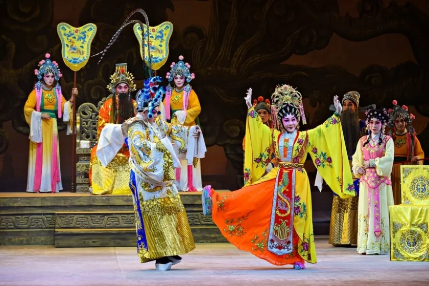 第十二届广西剧展上演红派艺术经典——粤剧《刁蛮公主戆驸马》(图1) 第十二届广西剧展上演红派艺术经典——粤剧《刁蛮公主戆驸马》(图1)