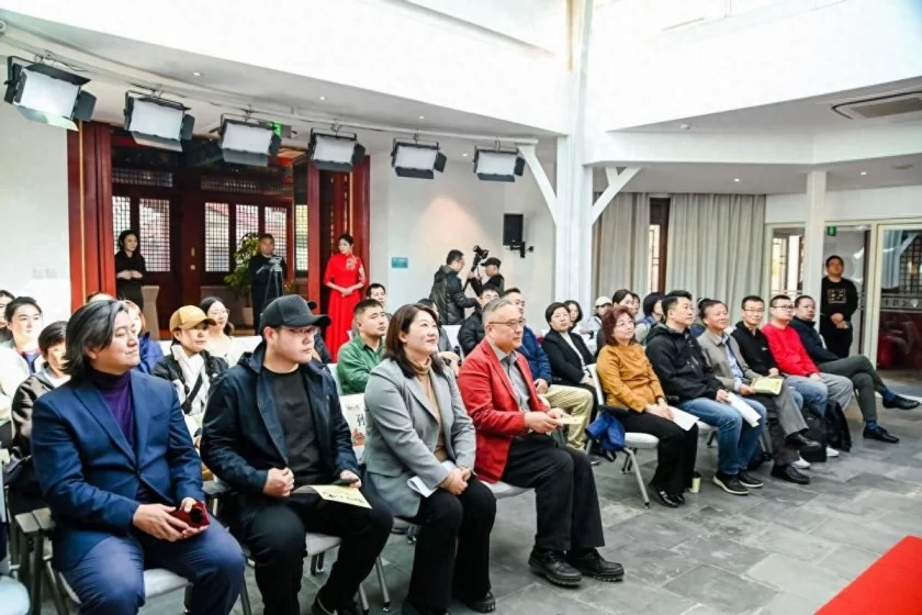 北京西城区“行走中轴线”活动启动(图1) 北京西城区“行走中轴线”活动启动(图1)