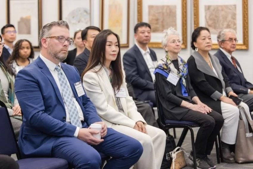 2024“艺术与生命”国际艺术邀请展  暨第十届“生命艺术现象学”学术论坛在美国圣彼得大学举行(图4) 2024“艺术与生命”国际艺术邀请展暨第十届“生命艺术现象学”学术论坛在美国圣彼得大学举行(图4)