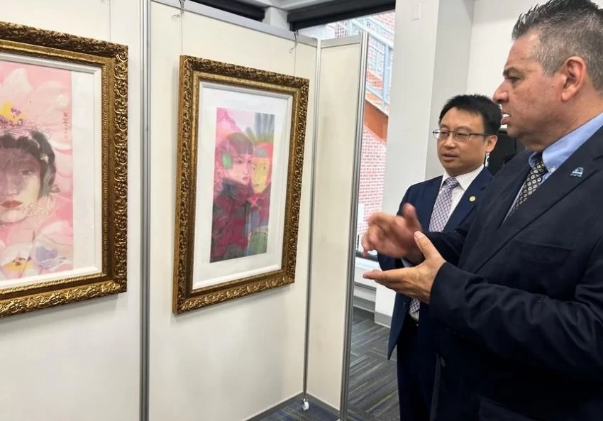 2024“艺术与生命”国际艺术邀请展  暨第十届“生命艺术现象学”学术论坛在美国圣彼得大学举行(图13) 2024“艺术与生命”国际艺术邀请展暨第十届“生命艺术现象学”学术论坛在美国圣彼得大学举行(图13)